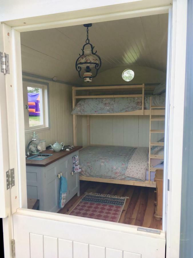 Отель Bluebell Lane Glamping Ньюри Экстерьер фото